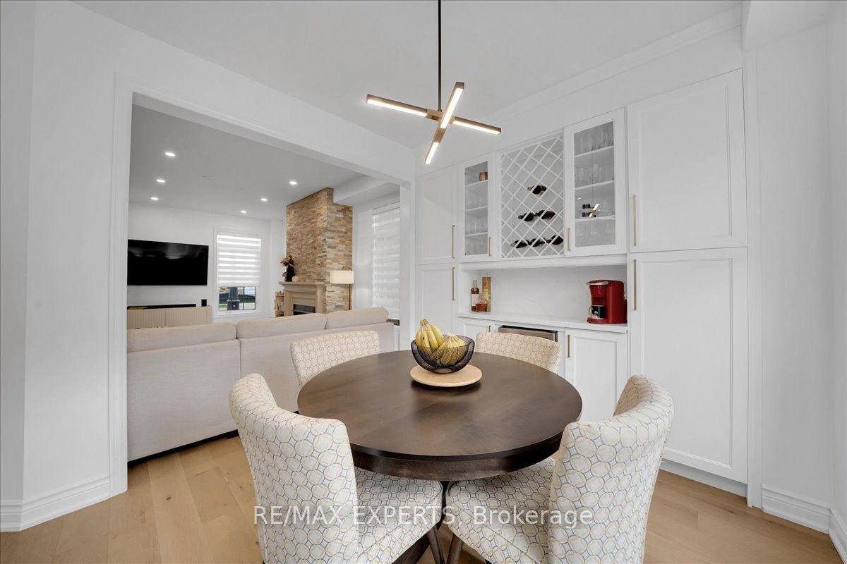 Photo 15 of 320 Barons Street, Vaughan, Kleinburg — HOMEH