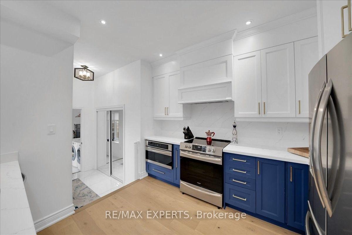 Photo 17 of 320 Barons Street, Vaughan, Kleinburg — HOMEH