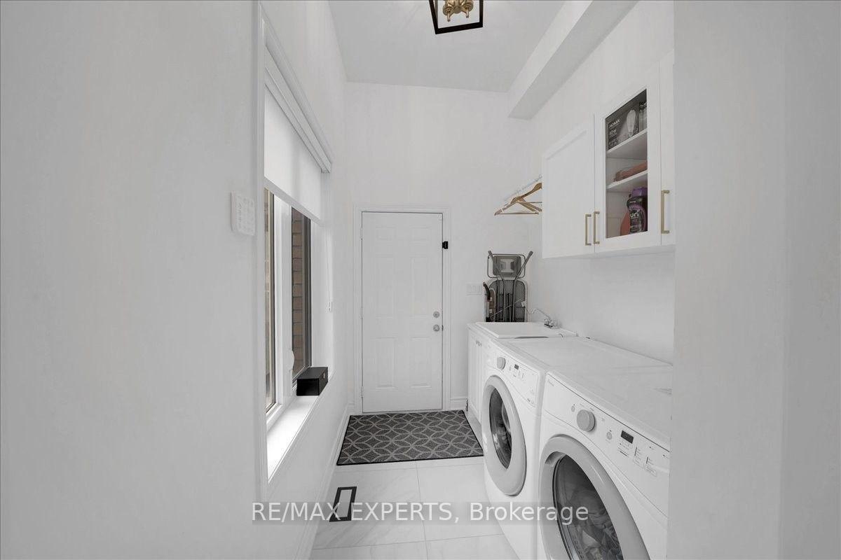 Photo 19 of 320 Barons Street, Vaughan, Kleinburg — HOMEH