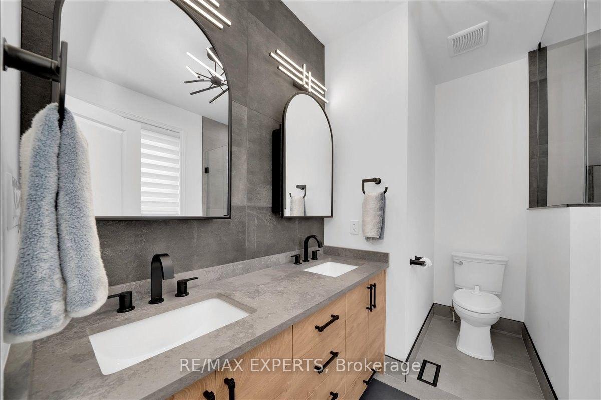 Photo 23 of 320 Barons Street, Vaughan, Kleinburg — HOMEH