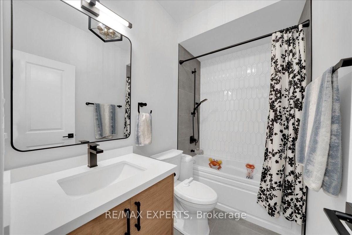 Photo 27 of 320 Barons Street, Vaughan, Kleinburg — HOMEH