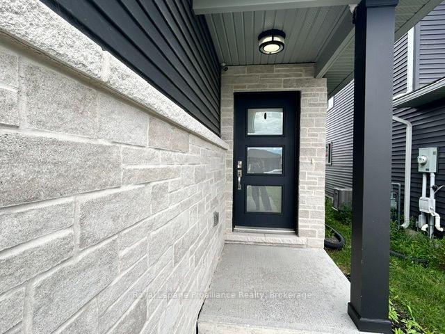 Photo 2 of 42 Dewal Place, Belleville, Belleville Ward — HOMEH