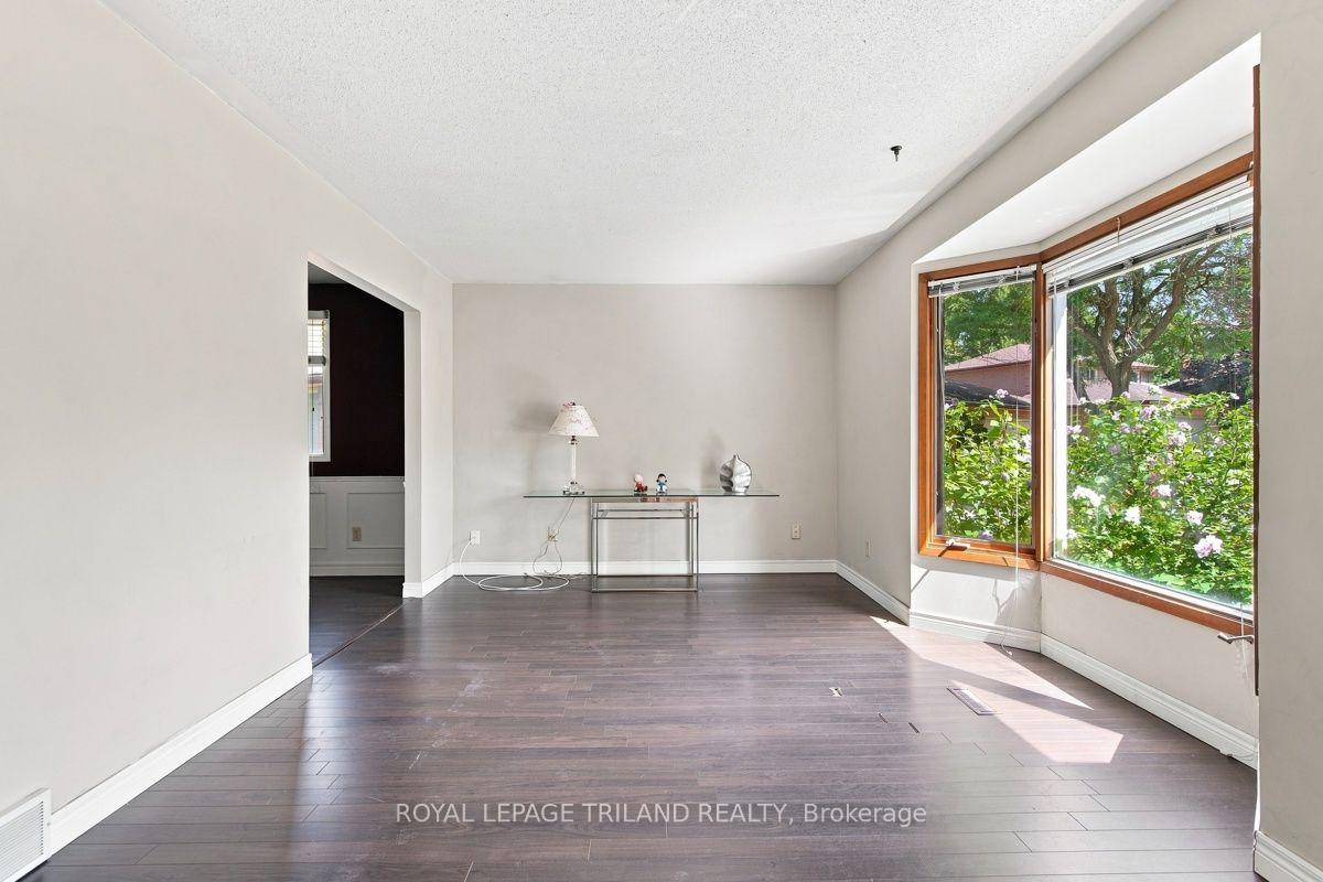 Photo 4 of 184 Chesham Place, London, North K — HOMEH