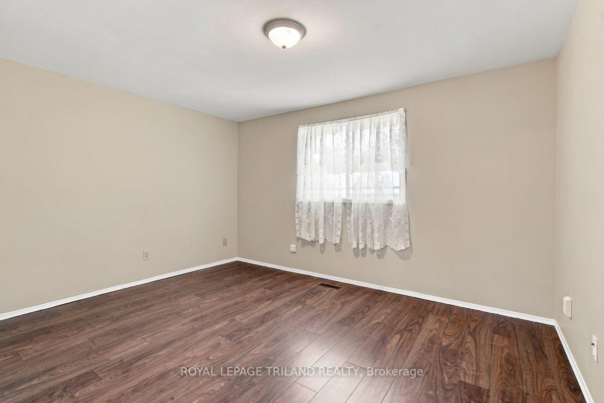 Photo 11 of 184 Chesham Place, London, North K — HOMEH