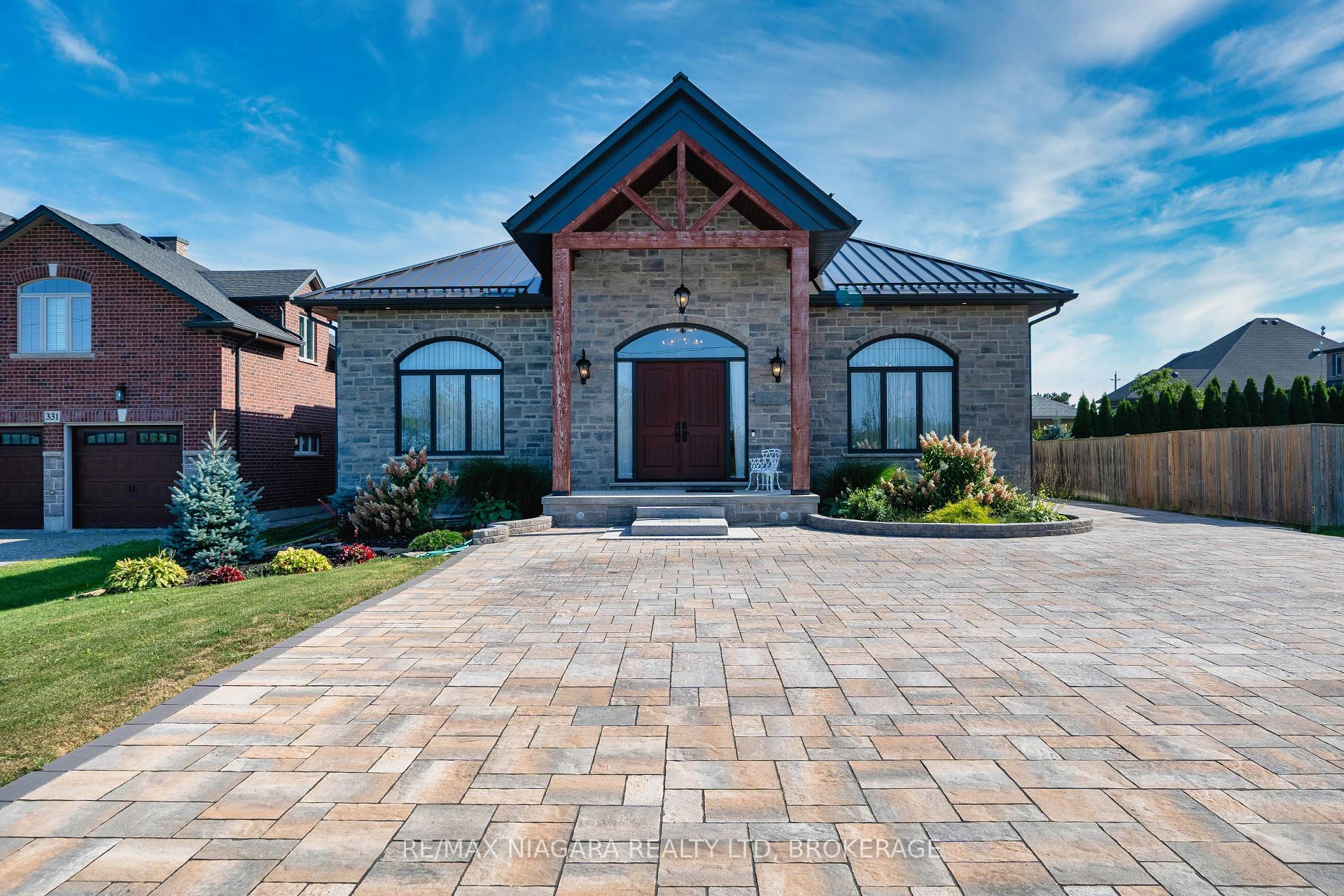 Photo of 327 Queenston Road