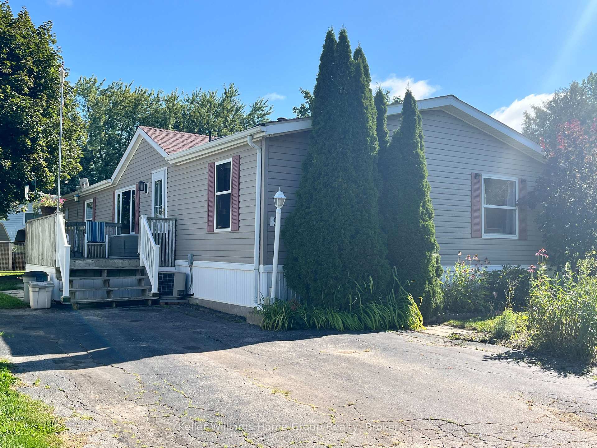 Photo 2 of 9 First Avenue, Centre Wellington, Fergus — HOMEH