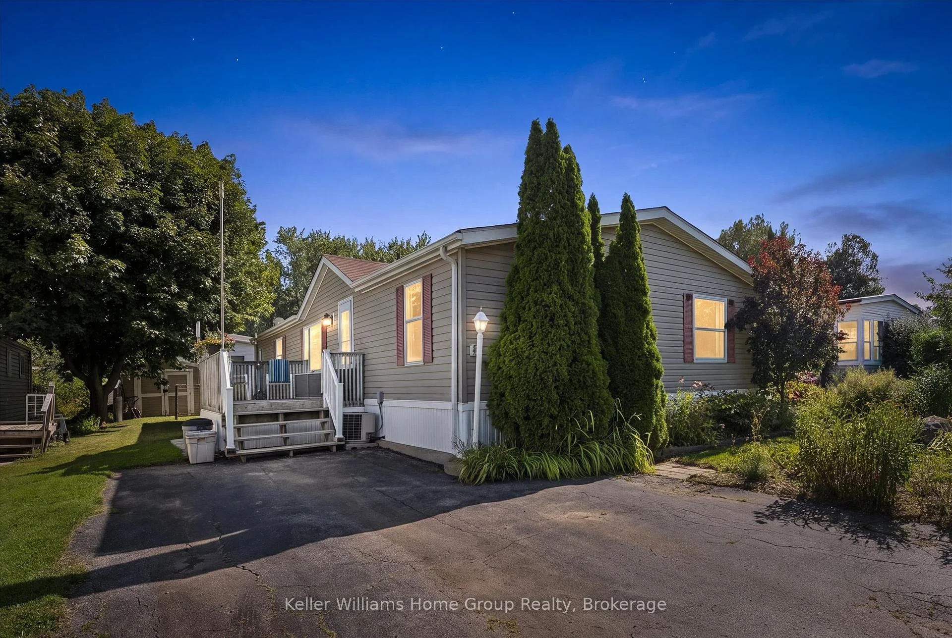 Photo 1 of 9 First Avenue, Centre Wellington, Fergus — HOMEH