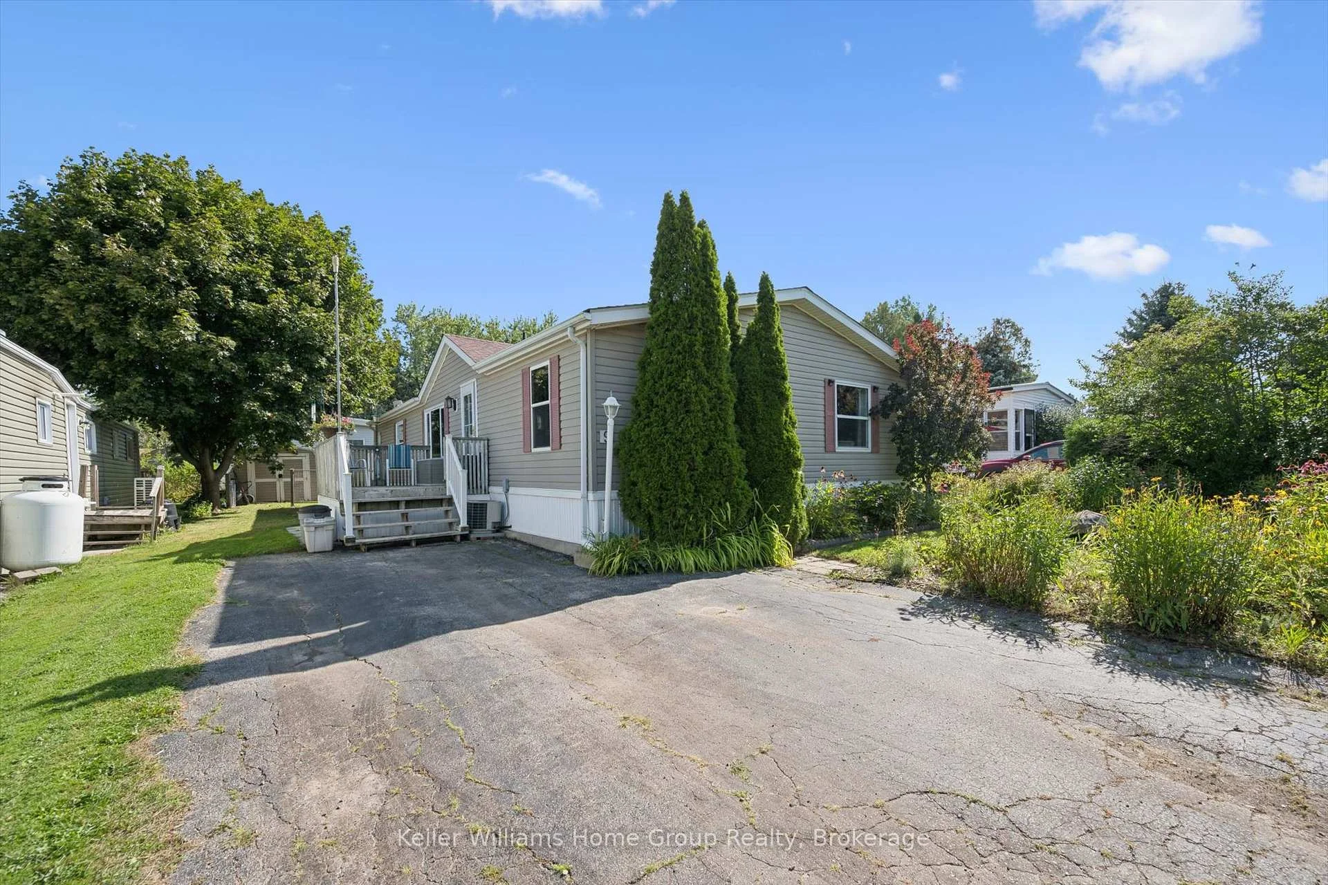 Photo 3 of 9 First Avenue, Centre Wellington, Fergus — HOMEH