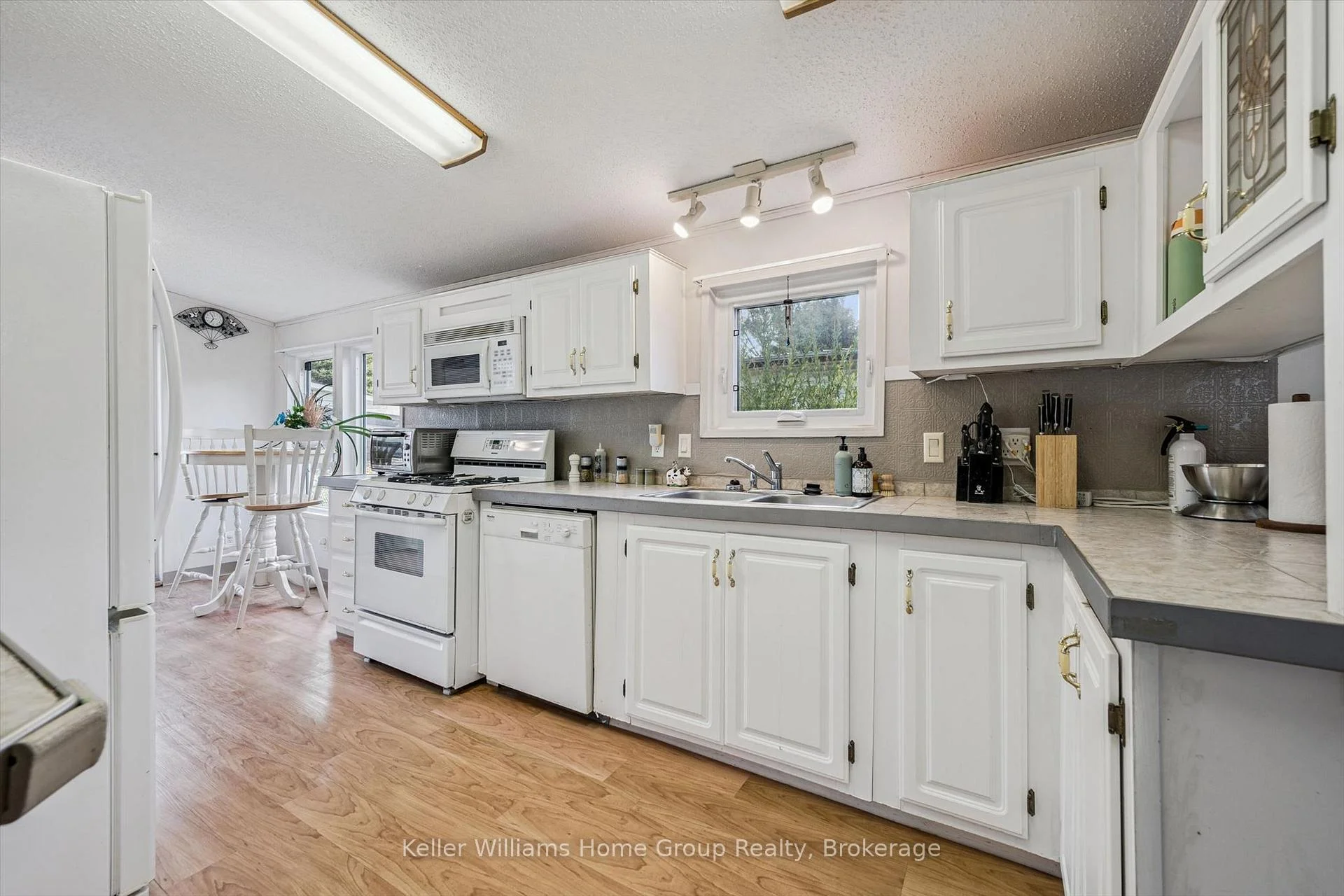 Photo 14 of 9 First Avenue, Centre Wellington, Fergus — HOMEH