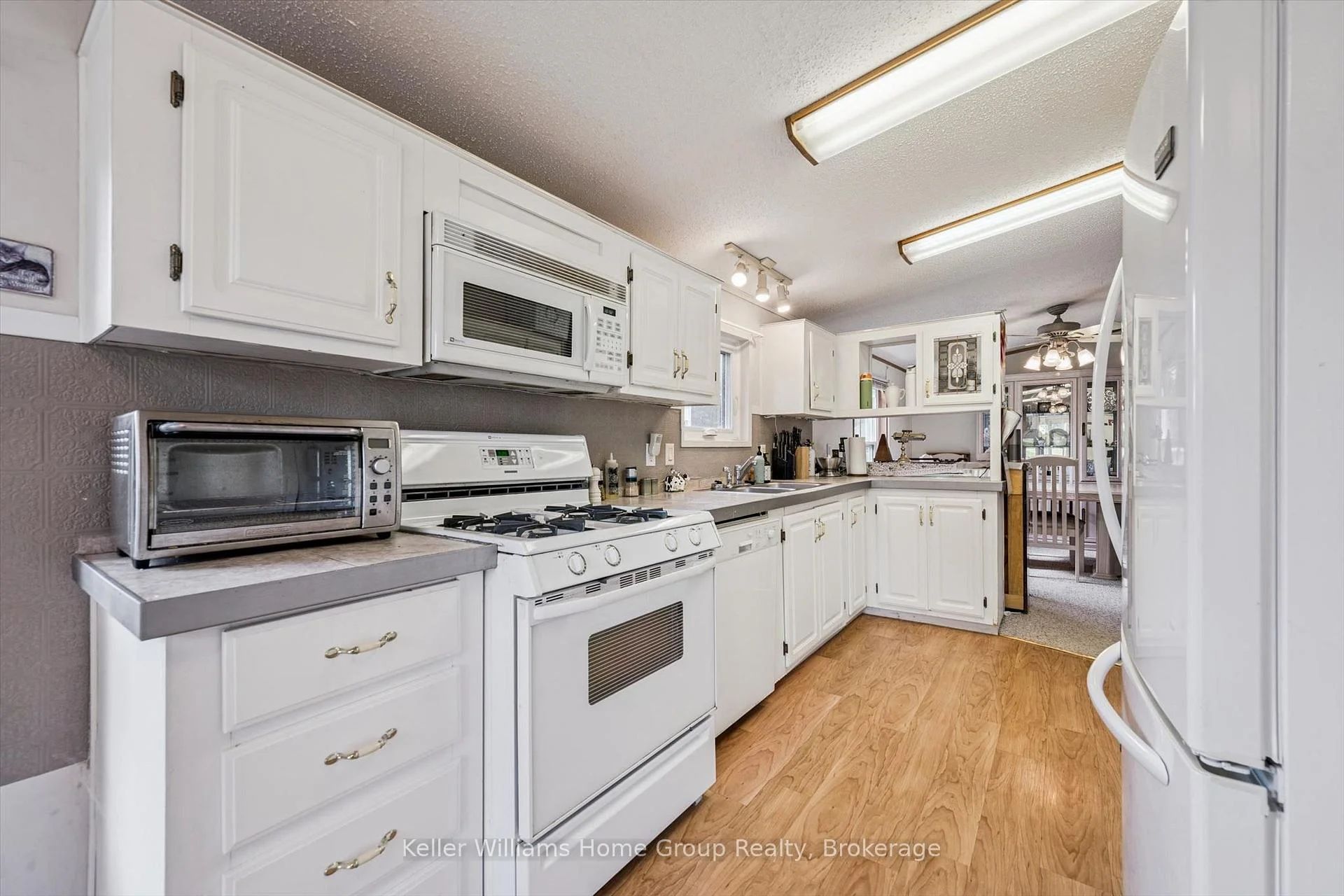 Photo 15 of 9 First Avenue, Centre Wellington, Fergus — HOMEH