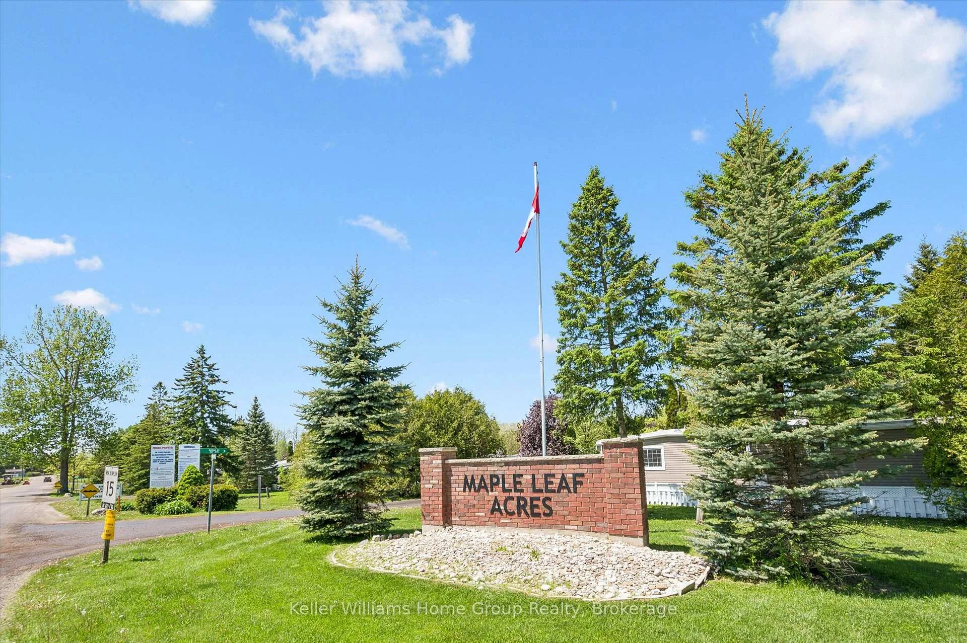 Photo 38 of 9 First Avenue, Centre Wellington, Fergus — HOMEH
