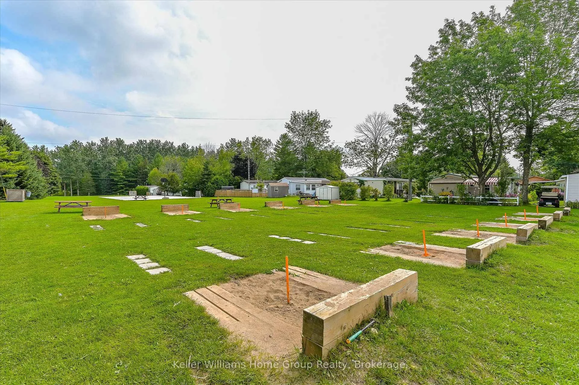 Photo 44 of 9 First Avenue, Centre Wellington, Fergus — HOMEH