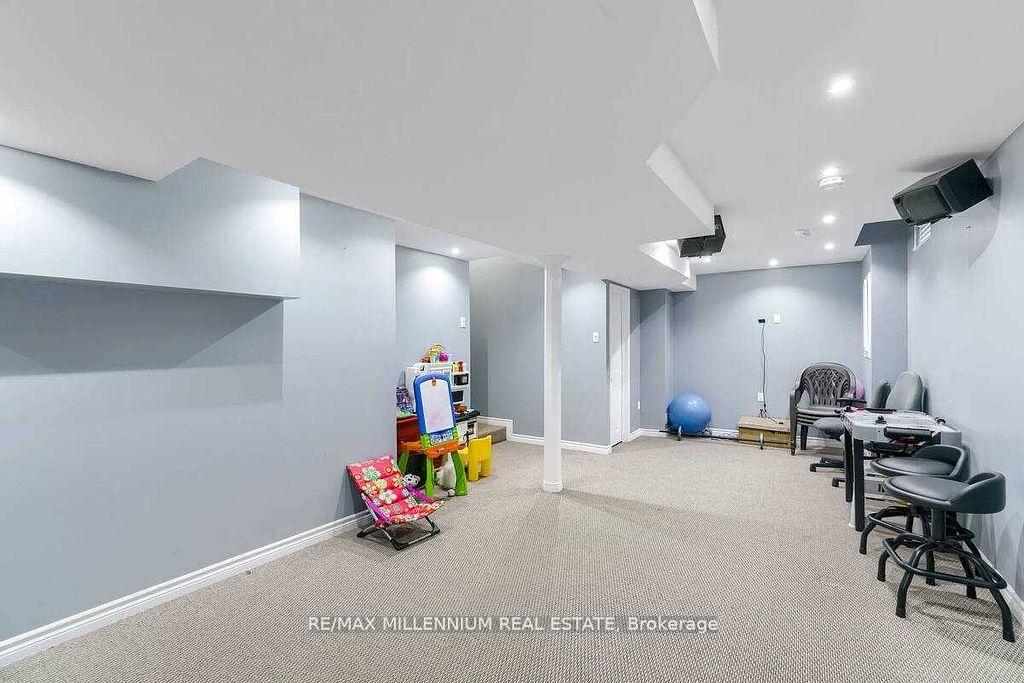 Photo 8 of 23 Calderstone Drive S, Brampton, Bram East — HOMEH