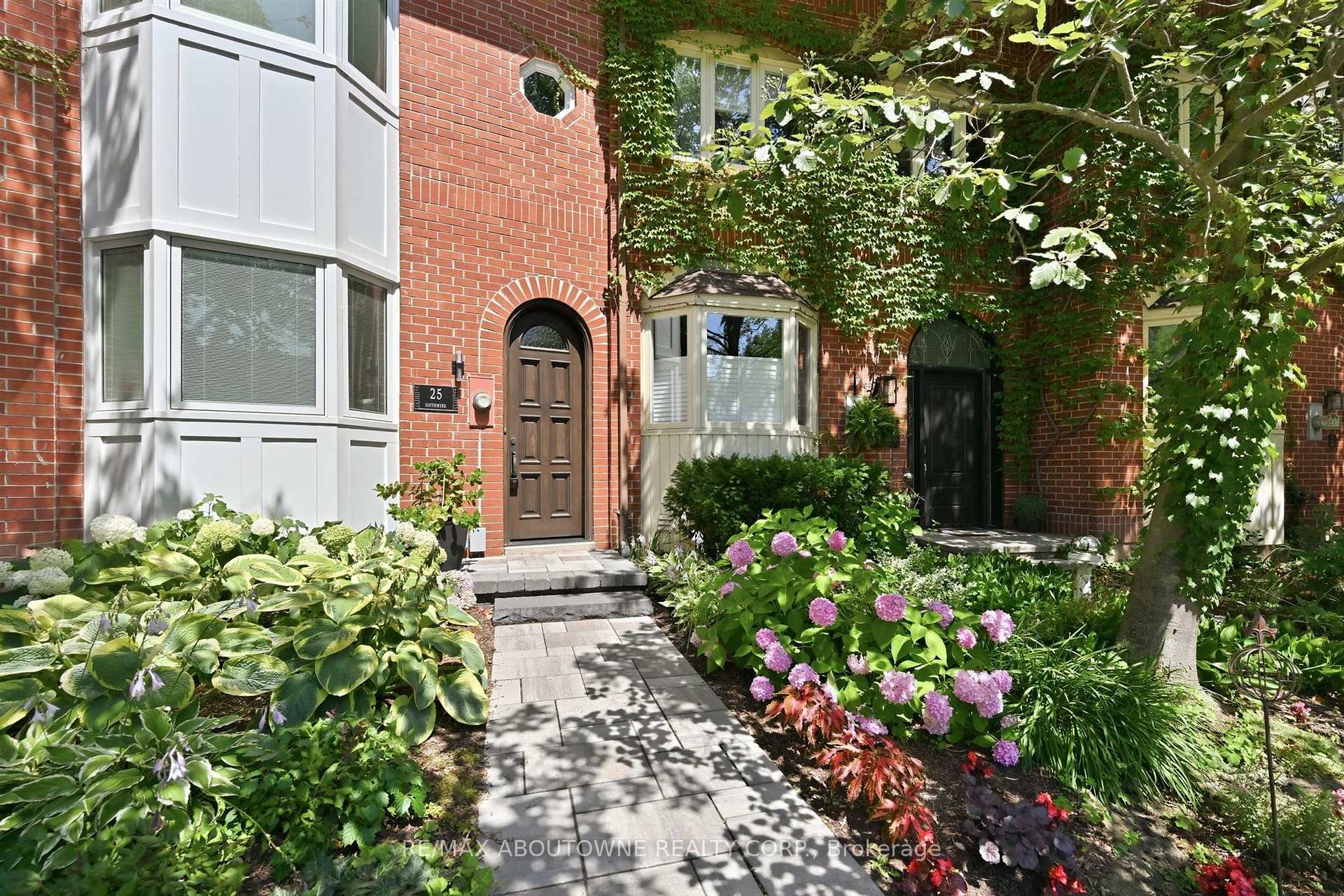 Photo 2 of 25 Southwind Terrace, Oakville, Bronte — HOMEH