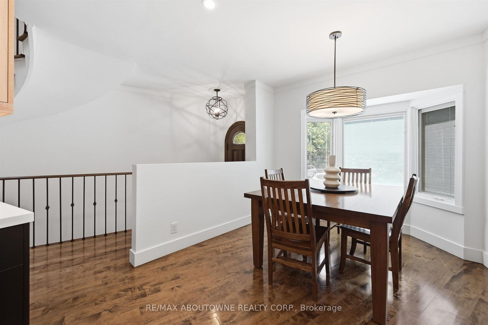 Photo 7 of 25 Southwind Terrace, Oakville, Bronte — HOMEH
