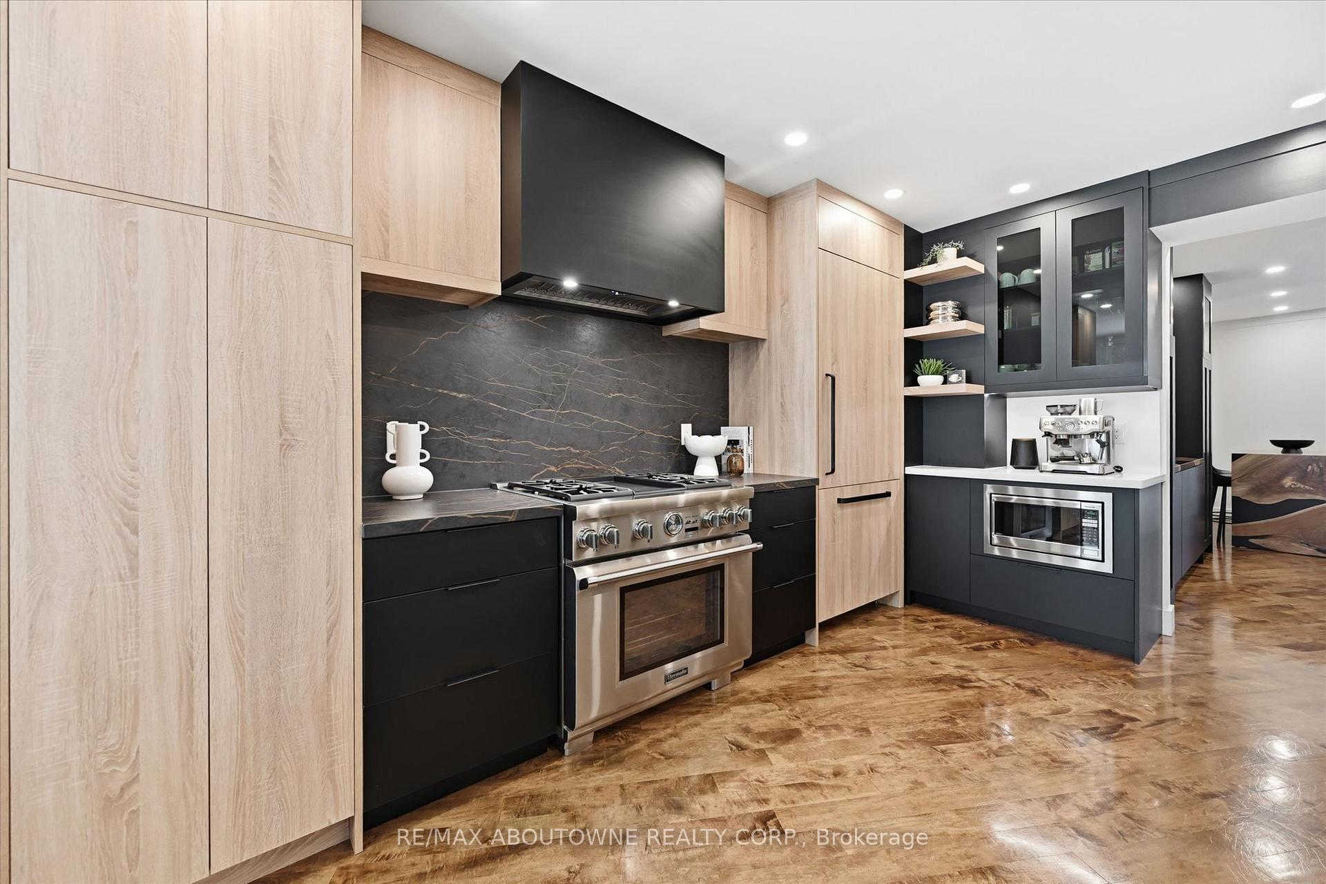 Photo 8 of 25 Southwind Terrace, Oakville, Bronte — HOMEH