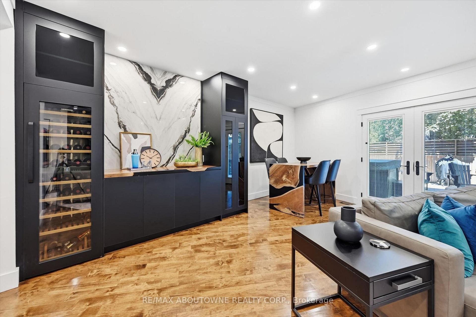 Photo 13 of 25 Southwind Terrace, Oakville, Bronte — HOMEH