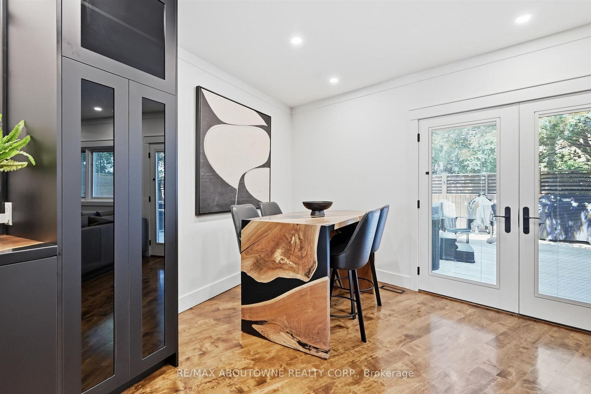 Photo 15 of 25 Southwind Terrace, Oakville, Bronte — HOMEH