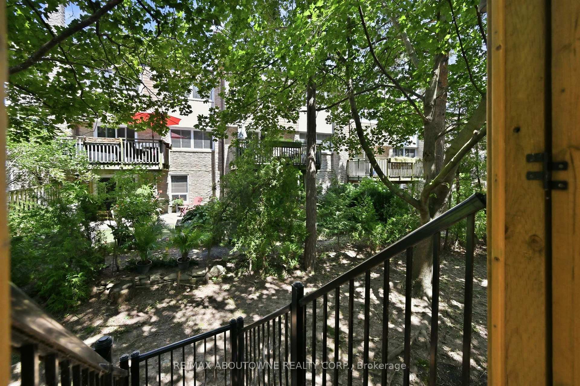 Photo 22 of 25 Southwind Terrace, Oakville, Bronte — HOMEH