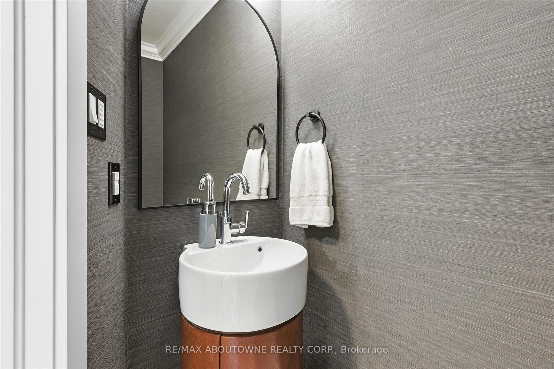Photo 24 of 25 Southwind Terrace, Oakville, Bronte — HOMEH