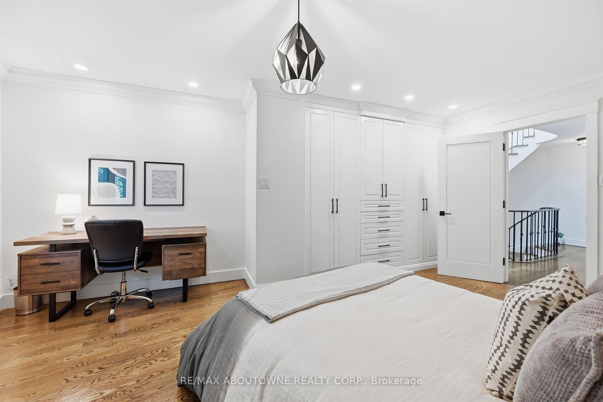Photo 32 of 25 Southwind Terrace, Oakville, Bronte — HOMEH