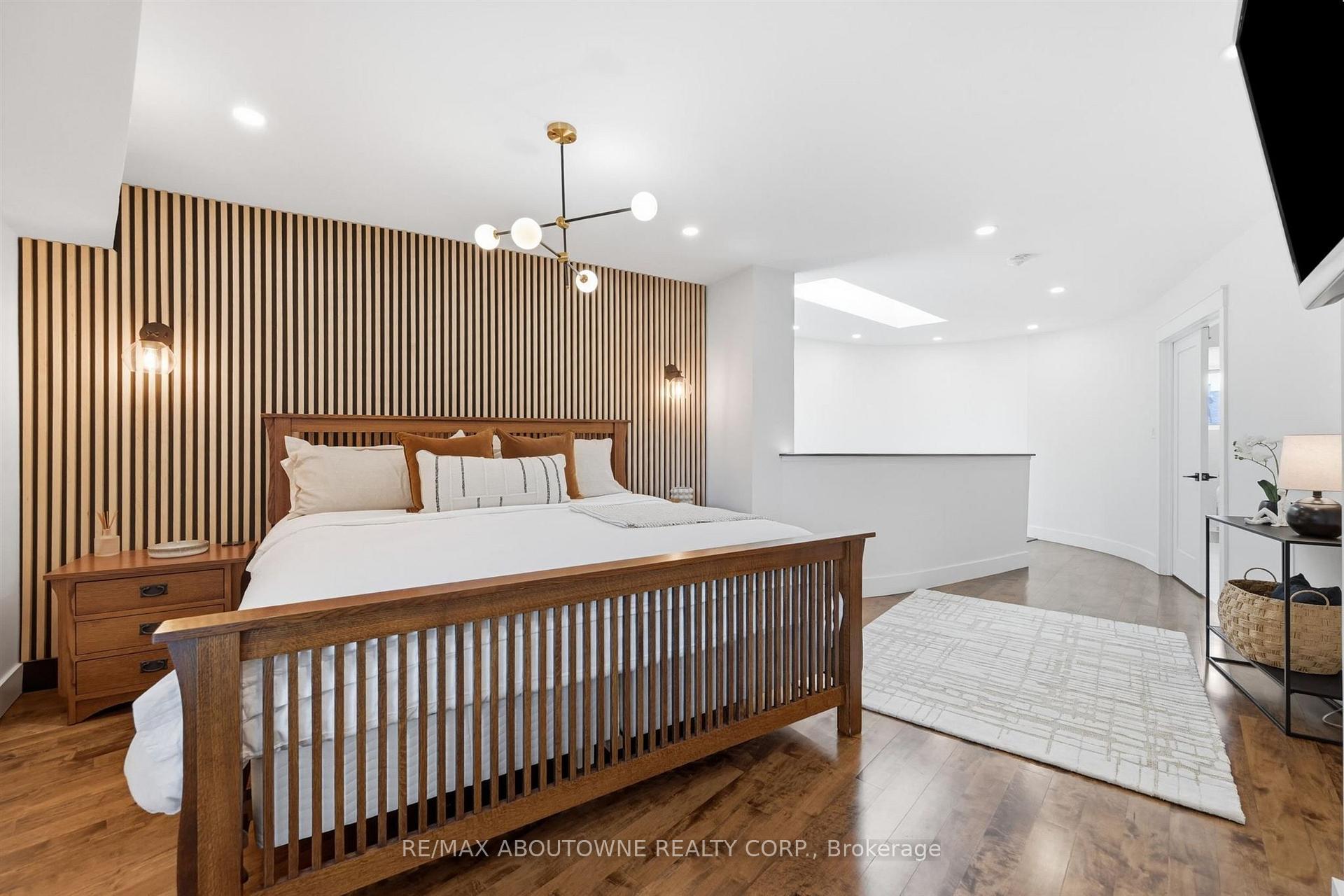 Photo 34 of 25 Southwind Terrace, Oakville, Bronte — HOMEH