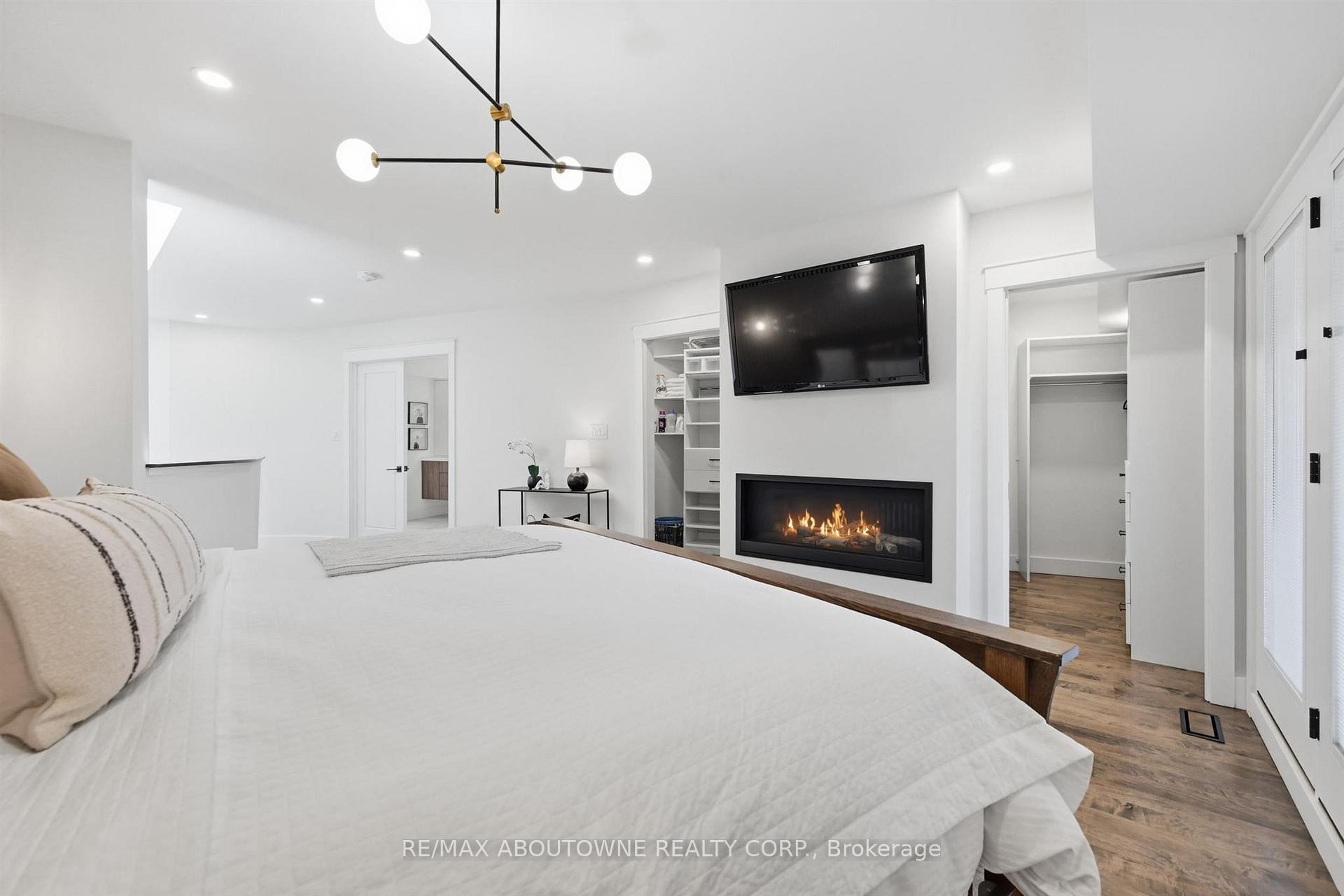Photo 35 of 25 Southwind Terrace, Oakville, Bronte — HOMEH