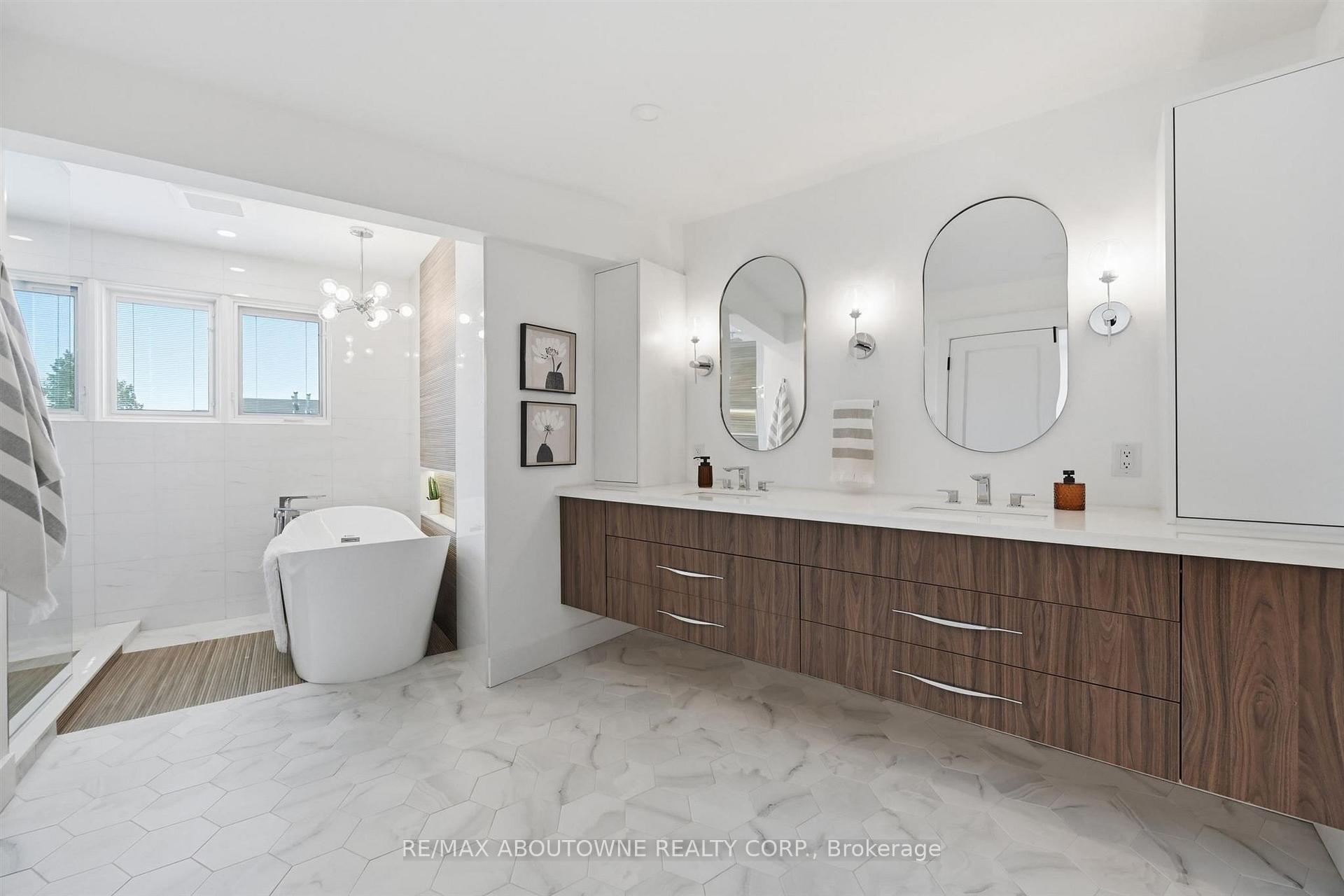 Photo 39 of 25 Southwind Terrace, Oakville, Bronte — HOMEH