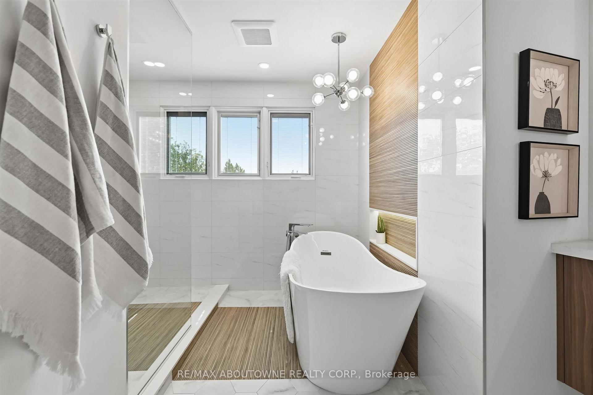 Photo 41 of 25 Southwind Terrace, Oakville, Bronte — HOMEH