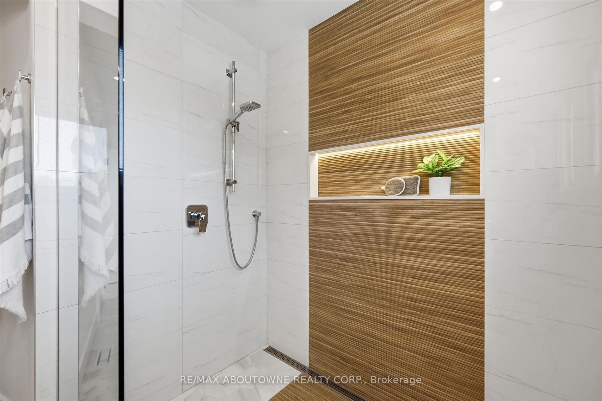 Photo 42 of 25 Southwind Terrace, Oakville, Bronte — HOMEH