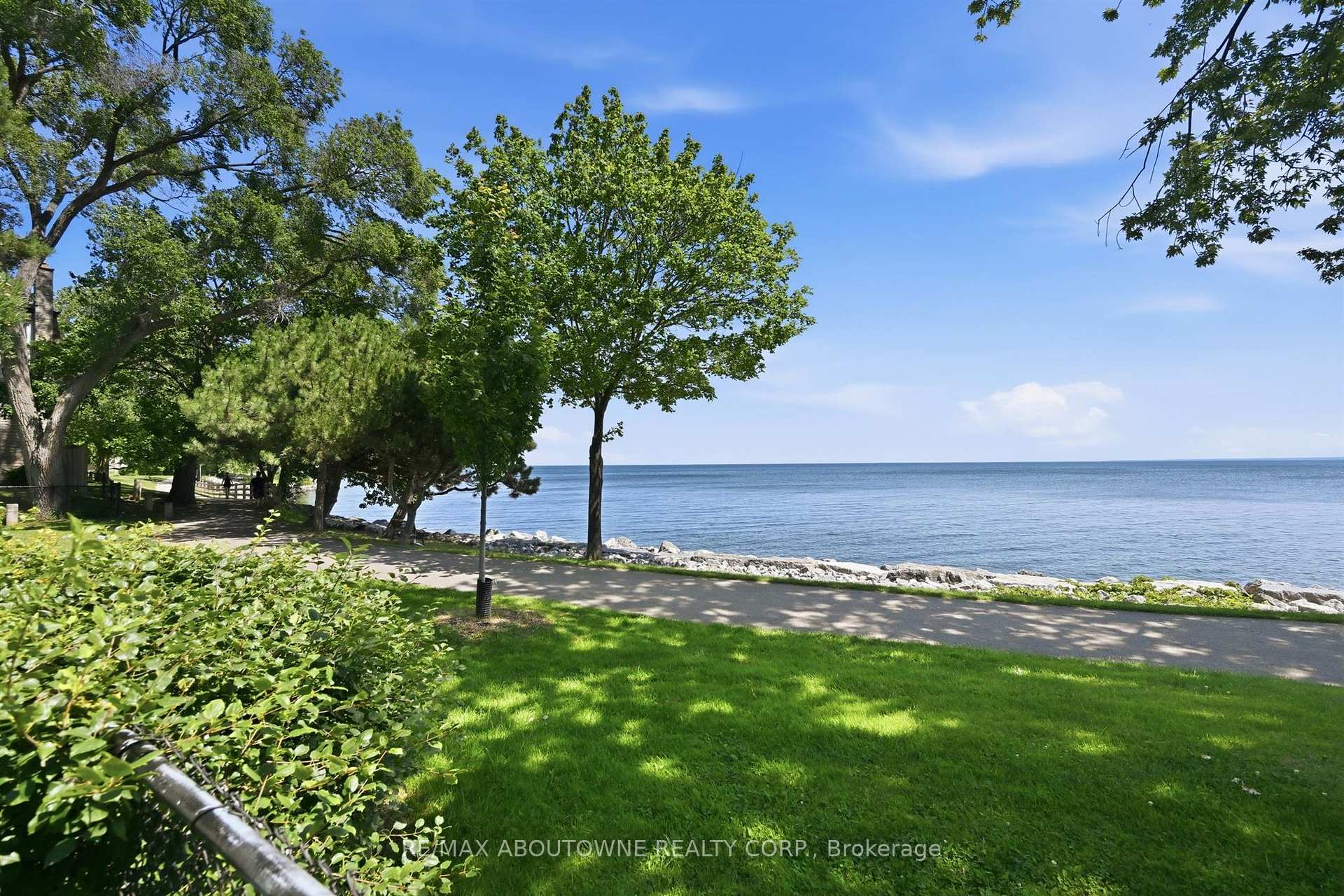 Photo 48 of 25 Southwind Terrace, Oakville, Bronte — HOMEH