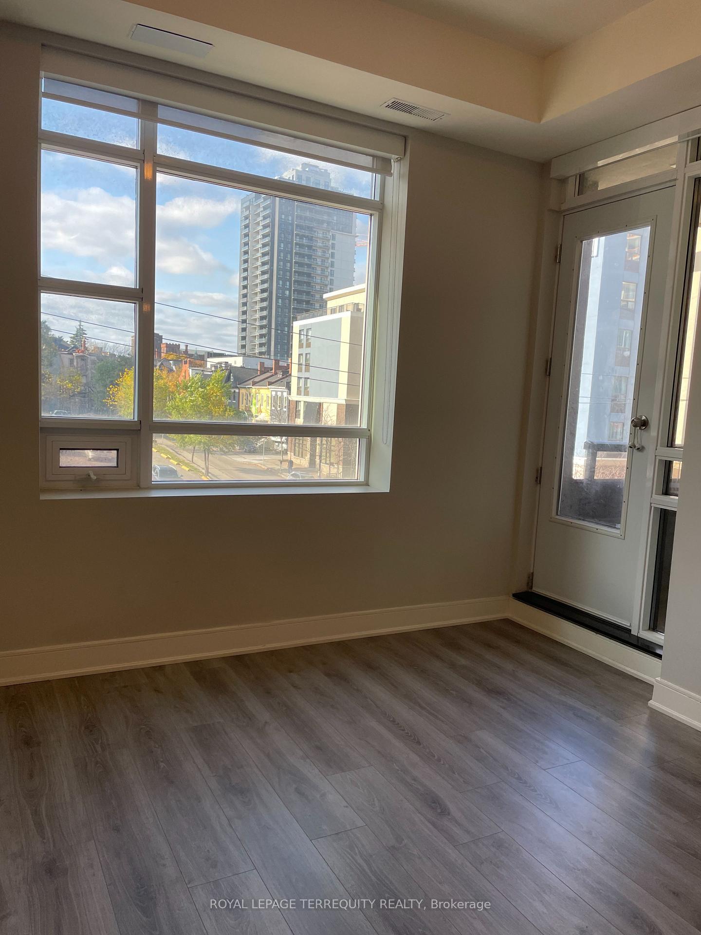 Photo 4 of Unit 308, 150 Main Street W, Hamilton, Hamilton Beach — HOMEH