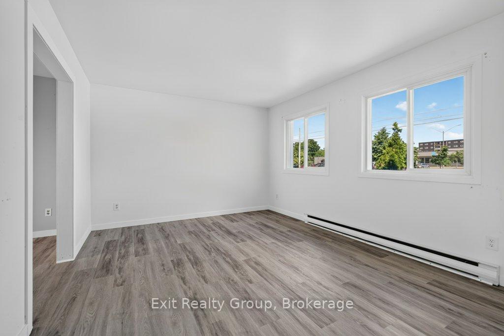 Photo 8 of 244 Weller Avenue, Kingston, Rideau — HOMEH