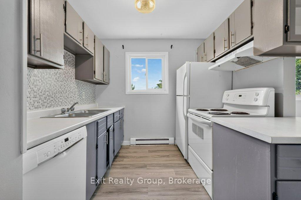 Photo 14 of 244 Weller Avenue, Kingston, Rideau — HOMEH