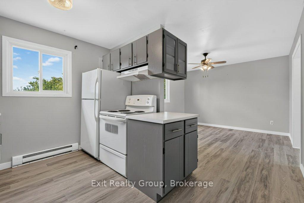 Photo 15 of 244 Weller Avenue, Kingston, Rideau — HOMEH