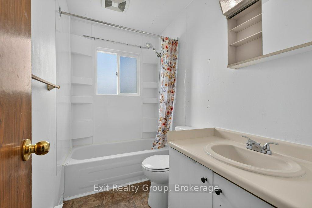 Photo 23 of 244 Weller Avenue, Kingston, Rideau — HOMEH