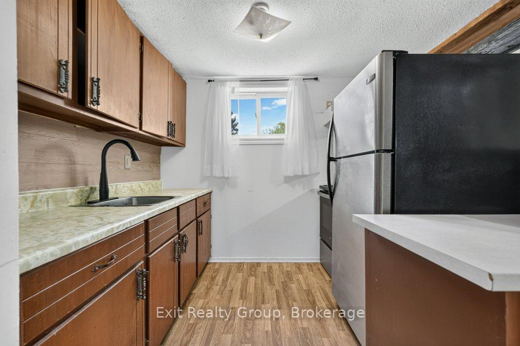 Photo 26 of 244 Weller Avenue, Kingston, Rideau — HOMEH