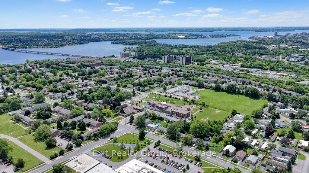 Photo 43 of 244 Weller Avenue, Kingston, Rideau — HOMEH