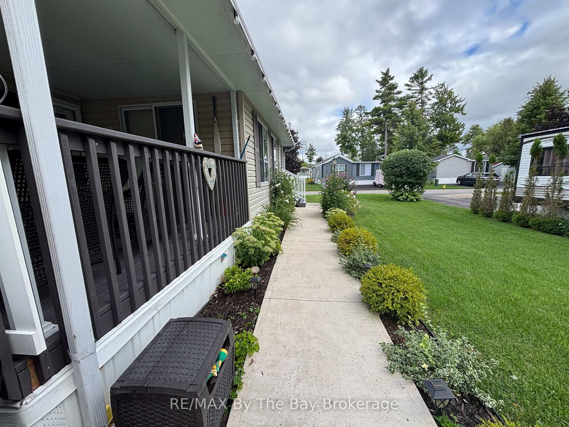 Photo 22 of 8 Kenora Trail, Wasaga Beach — HOMEH