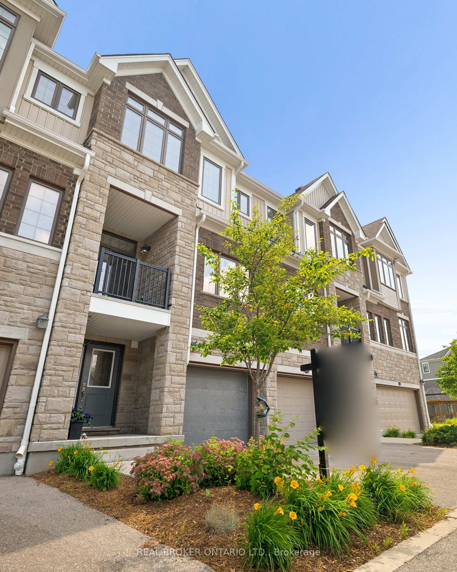 Photo 4 of 46 Bank Swallow Crescent, Kitchener, Doon South — HOMEH