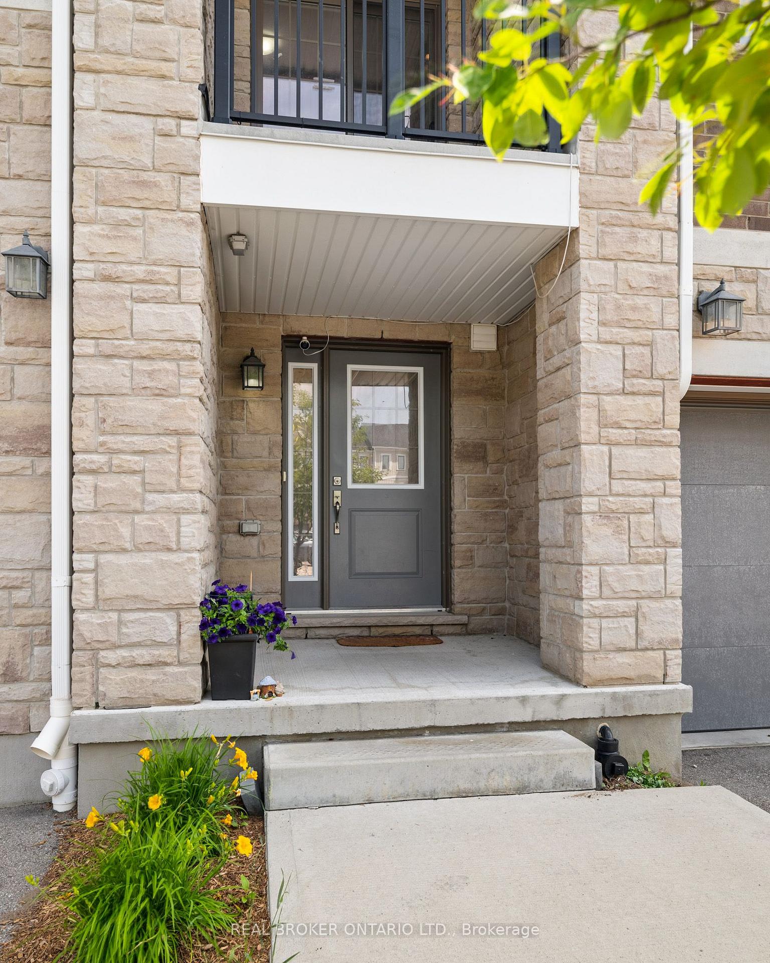Photo 5 of 46 Bank Swallow Crescent, Kitchener, Doon South — HOMEH