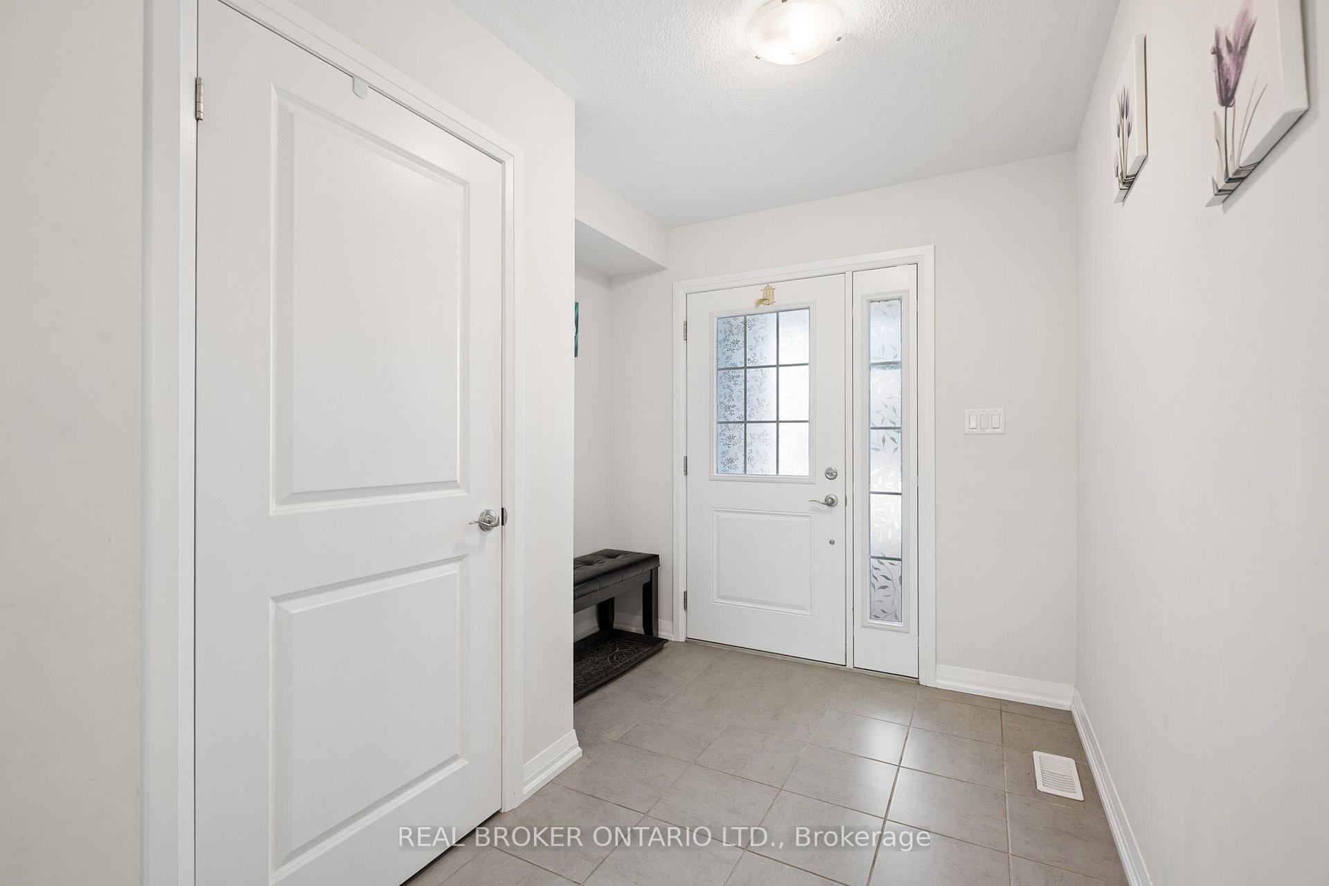 Photo 6 of 46 Bank Swallow Crescent, Kitchener, Doon South — HOMEH