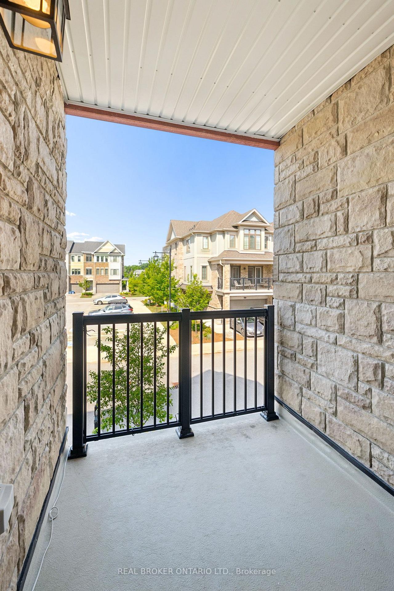 Photo 20 of 46 Bank Swallow Crescent, Kitchener, Doon South — HOMEH