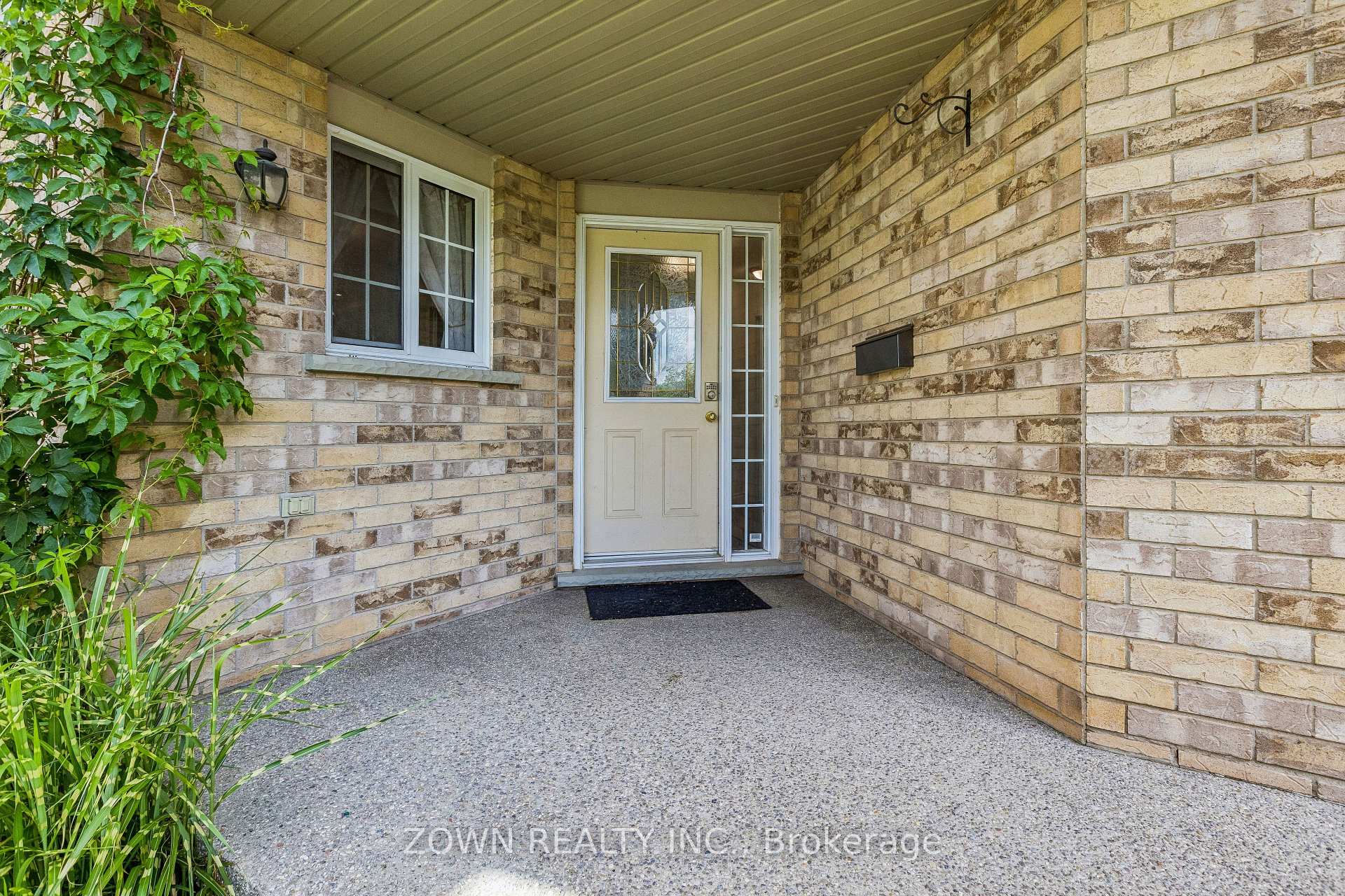Photo 2 of 60 Marl Meadow Drive, Kitchener, Brigadoon — HOMEH