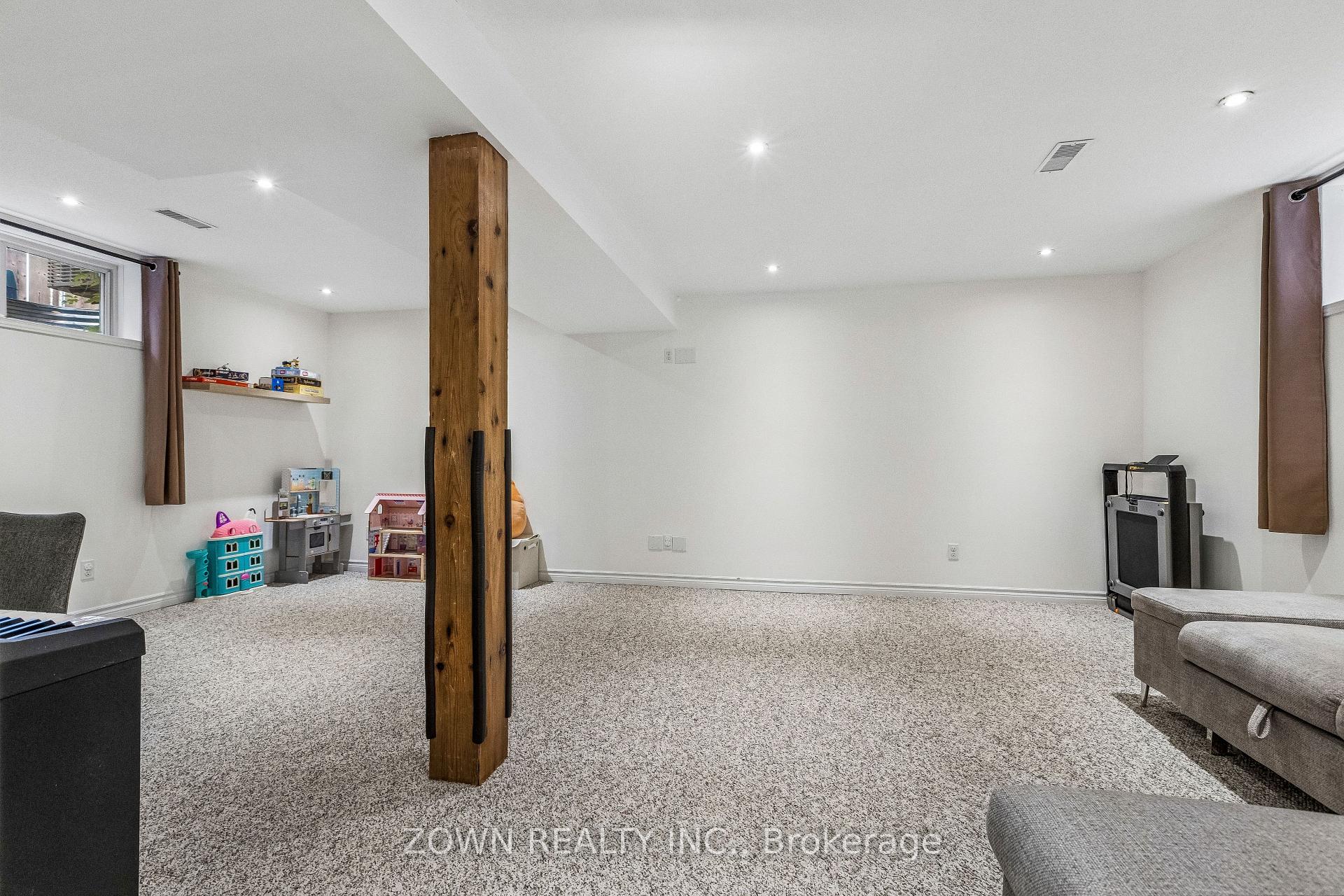 Photo 31 of 60 Marl Meadow Drive, Kitchener, Brigadoon — HOMEH