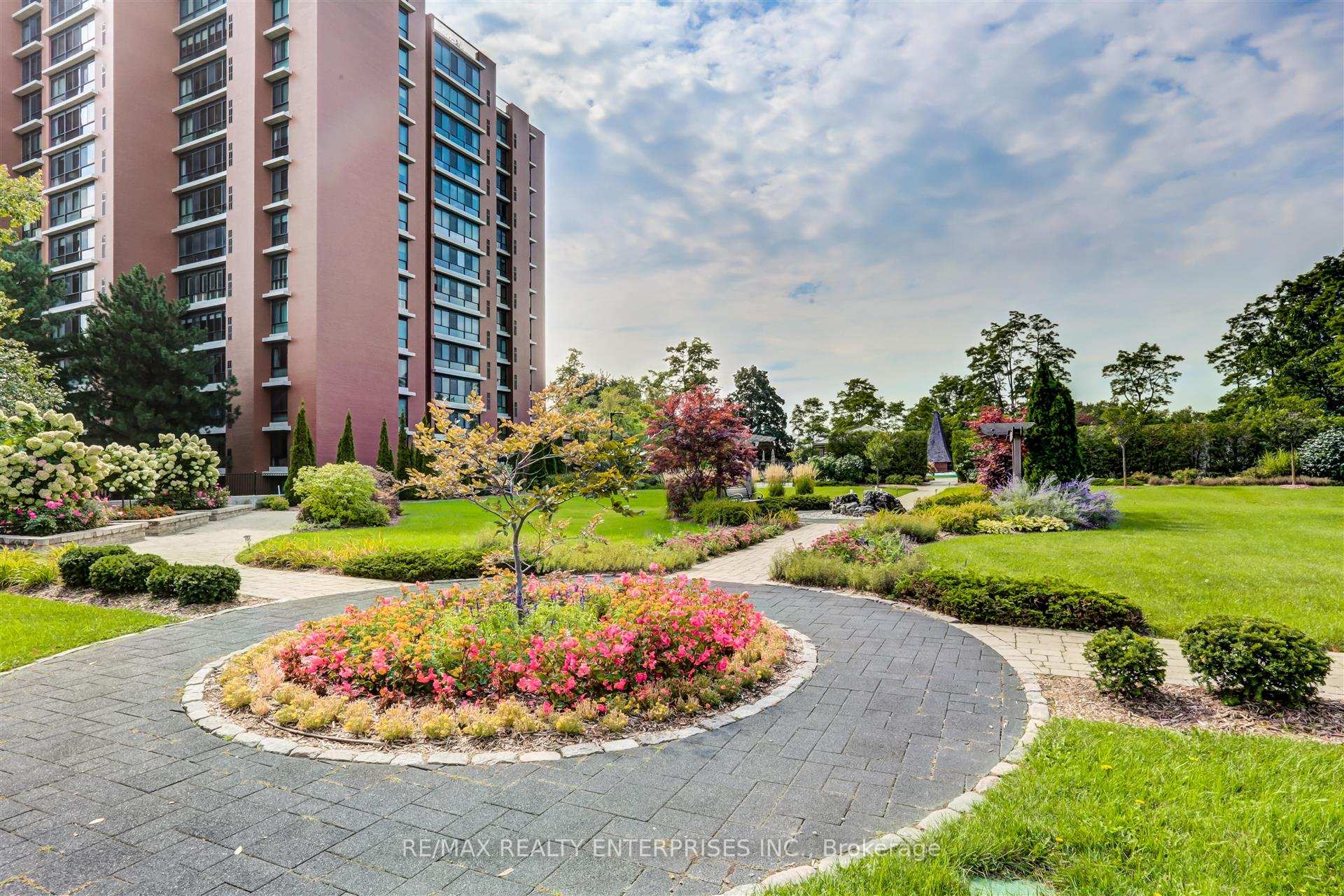 Photo 1 of Unit 405, 1400 Dixie Road, Mississauga, Lakeview — HOMEH