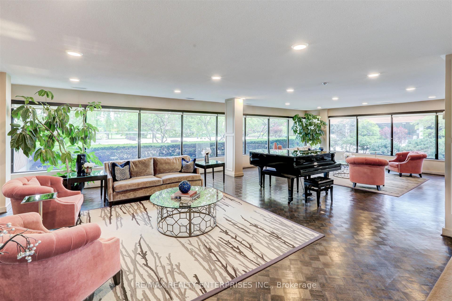 Photo 6 of Unit 405, 1400 Dixie Road, Mississauga, Lakeview — HOMEH