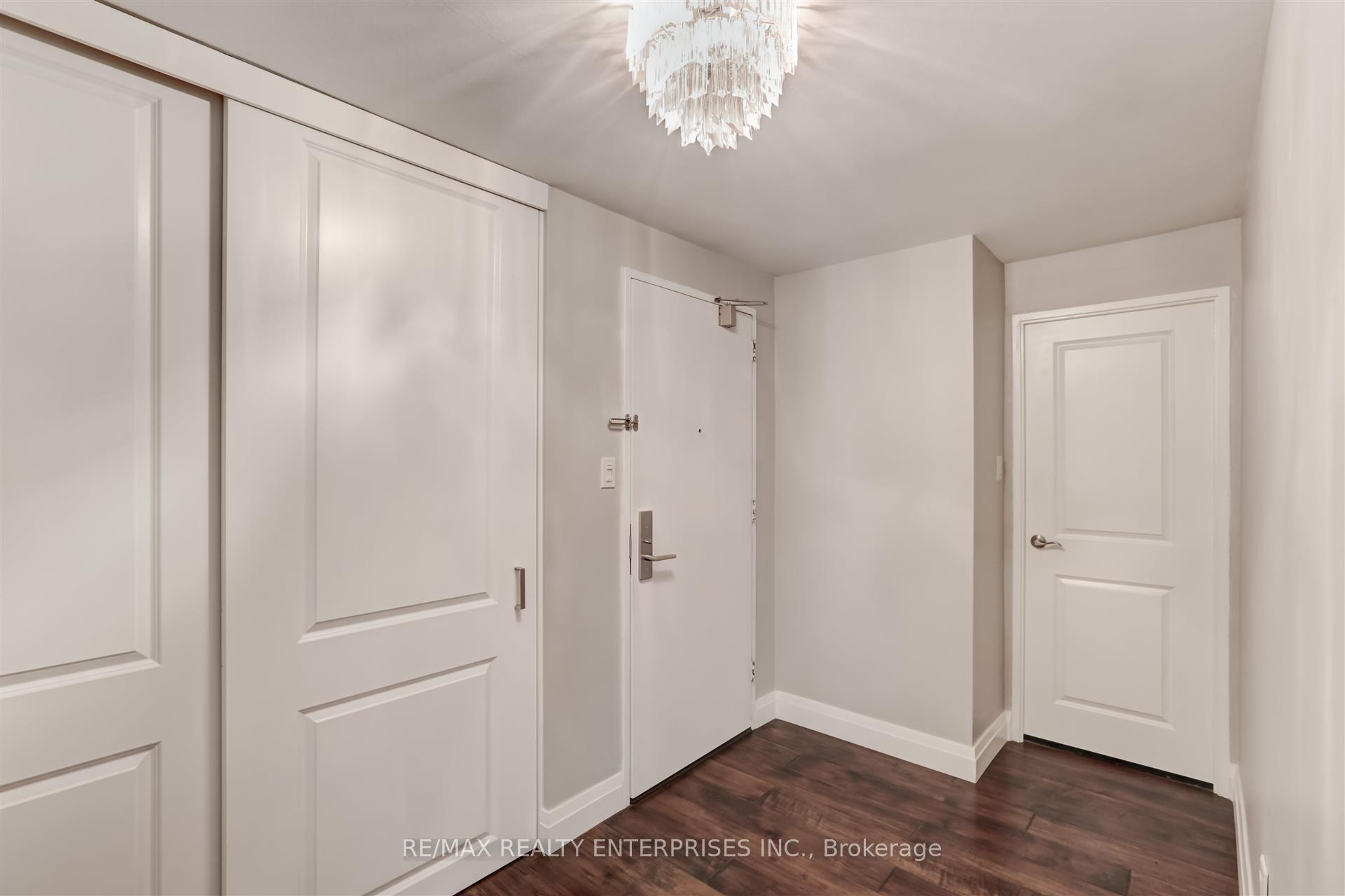 Photo 8 of Unit 405, 1400 Dixie Road, Mississauga, Lakeview — HOMEH