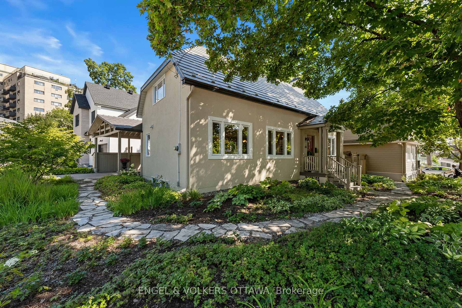 Photo 3 of 86 Ivy Crescent, Ottawa, Lindenlea — HOMEH