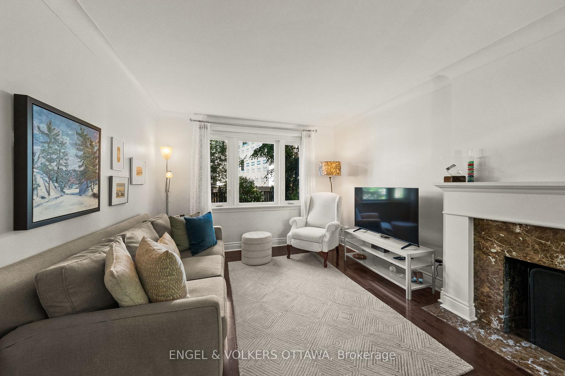 Photo 7 of 86 Ivy Crescent, Ottawa, Lindenlea — HOMEH